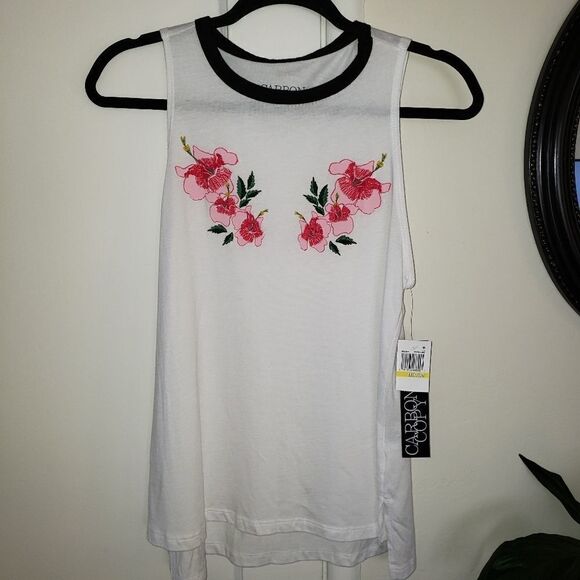 Carbon Copy Floral Embroidered Tank Top - Picture 2 of 8